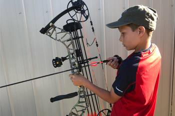 Choosing compound youth bow